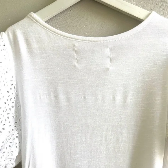 Cupio | White Eyelet Sleeve Curve Hemmed Women Top Medium - Picture 7 of 9